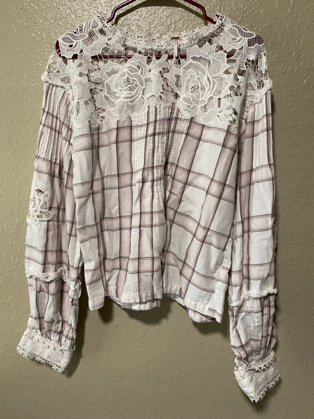 Free People Lace-Detail Plaid Off-Shoulder Blouse in Light pink